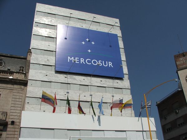 Uruguai procura fortalecer Mercosul apesar de atritos entre membros, diz vice-presidente à Sputnik Uruguai procura fortalecer Mercosul apesar de atritos entre membros, diz vice-presidente à Sputnik - Sputnik Brasil