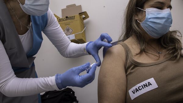 Voluntário recebe a vacina CoronaVac no Instituto de Infectologia Emílio Ribas, em São Paulo (imagem referencial) - Sputnik Brasil