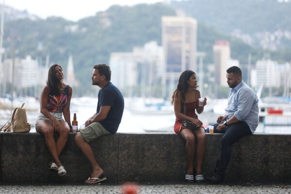 Isolamento social no Brasil recua para nível mais baixo da pandemia, diz Datafolha  - Sputnik Brasil