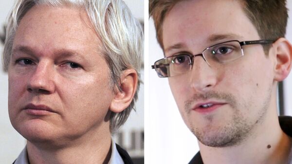 O fundador do WikiLeaks, Julian Assange, e o ex-agente da inteligência americana Edward Snowden - Sputnik Brasil