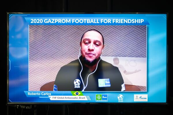 Futebol pela Amizade da Gazprom bate recorde por reunir on-line crianças de mais de 100 países Futebol pela Amizade da Gazprom bate recorde por reunir on-line crianças de mais de 100 países - Sputnik Brasil