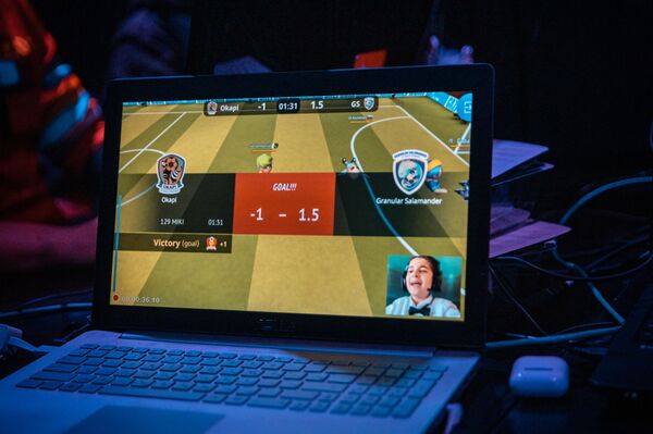 Futebol pela Amizade da Gazprom bate recorde por reunir on-line crianças de mais de 100 países Futebol pela Amizade da Gazprom bate recorde por reunir on-line crianças de mais de 100 países - Sputnik Brasil