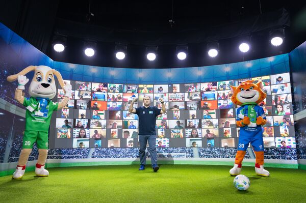 Futebol pela Amizade da Gazprom bate recorde por reunir on-line crianças de mais de 100 países Futebol pela Amizade da Gazprom bate recorde por reunir on-line crianças de mais de 100 países - Sputnik Brasil