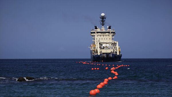 Instalação de cabo submarino de fibra óptica - Sputnik Brasil