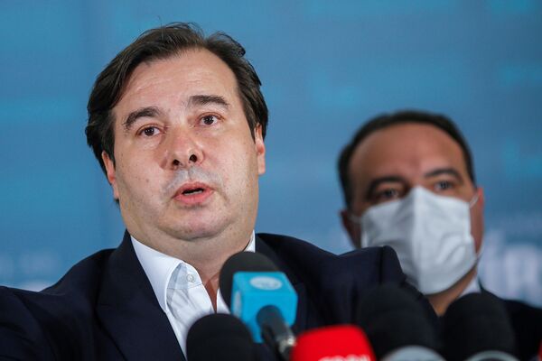 Bastidores das eleições no Congresso apontam acirramentos e bipolarizações entre os parlamentares Bastidores das eleições no Congresso apontam acirramentos e bipolarizações entre os parlamentares - Sputnik Brasil