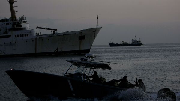 Barco da Guarda Costeira de Trinidad e Tobago durante patrulho perto da cidade de Por of Spain, capital do país (arquivo) - Sputnik Brasil