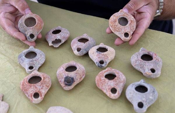 Oficina de lamparinas de 1.700 anos resolve mistério arqueológico em Israel (FOTOS) - Sputnik Brasil