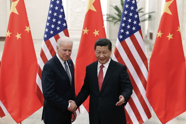 Xi deixa alerta para Biden: protecionismo norte-americano pode gerar 'nova Guerra Fria' - Sputnik Brasil