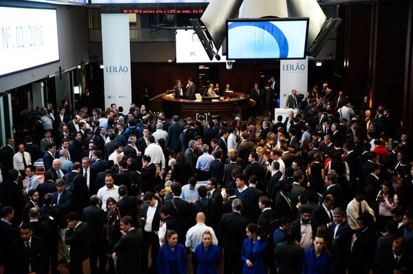 Especialistas concordam que governo deveria rever prioridades no setor de energia elétrica no Brasil Especialistas concordam que governo deveria rever prioridades no setor de energia elétrica no Brasil - Sputnik Brasil