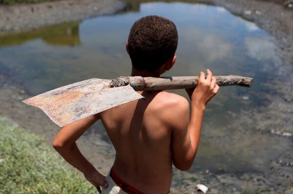 Pandemia da COVID-19 pode agravar situação do trabalho infantil no Brasil, aponta especialista Pandemia da COVID-19 pode agravar situação do trabalho infantil no Brasil, aponta especialista - Sputnik Brasil