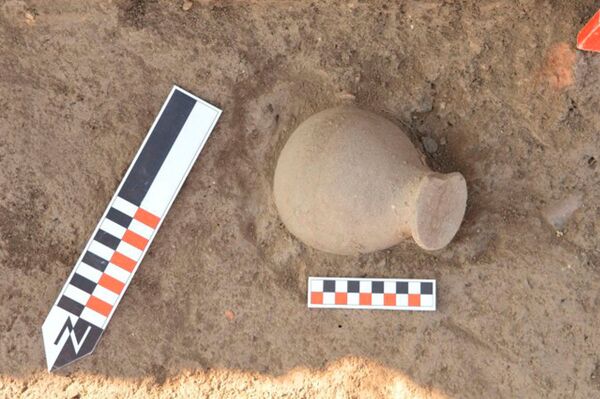 Arqueólogos descobrem na Bulgária assentamento desconhecido da Idade Média (FOTOS) - Sputnik Brasil