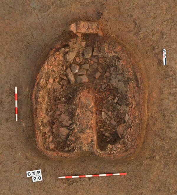 Arqueólogos descobrem na Bulgária assentamento desconhecido da Idade Média (FOTOS) - Sputnik Brasil