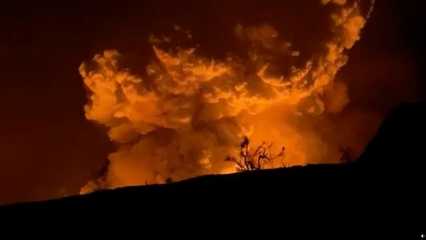 O vulcão Kilauea entra em erupção no Havaí, EUA, 20 de dezembro de 2020 O vulcão Kilauea entra em erupção no Havaí, EUA, 20 de dezembro de 2020 - Sputnik Brasil