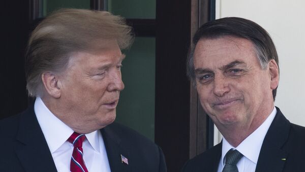 Presidente dos EUA, Donald Trump, dá boas-vindas ao presidente do Brasil, Jair Bolsonaro, na Casa Branca, Washington, 19 de março de 2020 - Sputnik Brasil