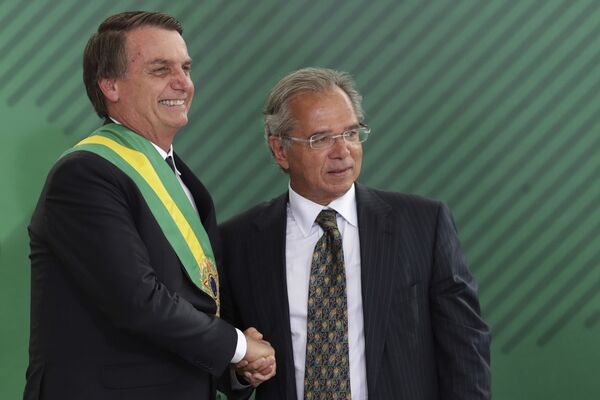 Bolsonaro sanciona sem vetos lei que regulamenta repasses do Fundeb a partir de 2021 Bolsonaro sanciona sem vetos lei que regulamenta repasses do Fundeb a partir de 2021 - Sputnik Brasil