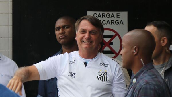 Presidente Jair Bolsonaro vai ao estádio Vila Belmiro, casa da equipe do Santos, para acompanhar o jogo beneficente organizado pelo ex-jogador Narciso - Sputnik Brasil