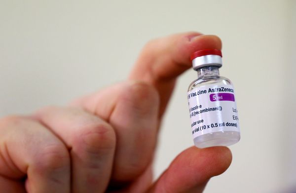 Unidade de empresa parceira da AstraZeneca no País de Gales recebe pacote suspeito Unidade de empresa parceira da AstraZeneca no País de Gales recebe pacote suspeito - Sputnik Brasil