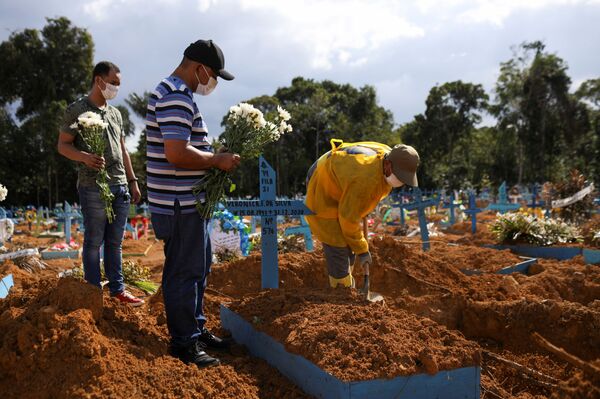 Amazonas está vivendo as consequências das aglomerações em festas de fim de ano, alerta imunologista - Sputnik Brasil