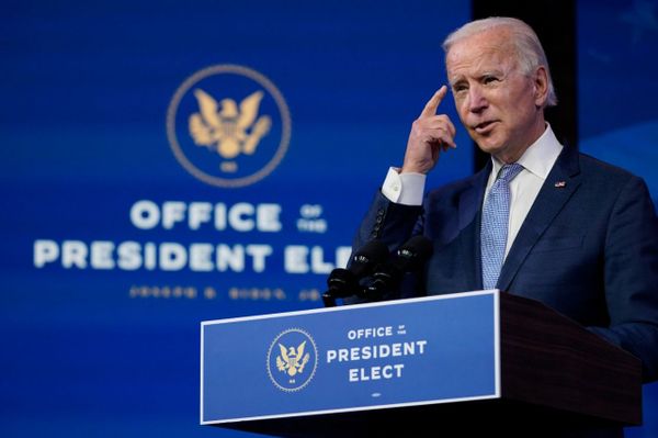 Biden assinará decreto para interromper construção do muro com México no 1º dia como presidente - Sputnik Brasil