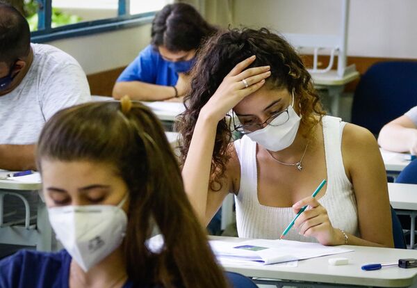 Em municípios que decidirem adiar, Enem será realizado em fevereiro, diz Inep - Sputnik Brasil