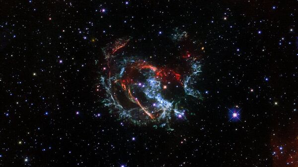 Vestígios de supernova 1E 0102.2-7219, localizada a cerca de 200 mil anos-luz de distância - Sputnik Brasil