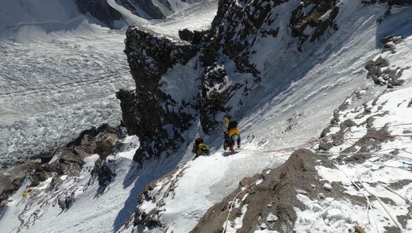 Alpinista polonesa Magdalena Gorzkowska tenta escalar a montanha K2 no inverno, no Paquistão - Sputnik Brasil