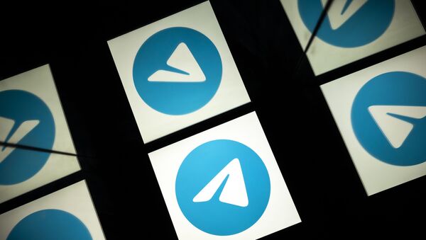 Logotipo do Telegram, serviço de mensagens móveis e de chamadas, em  Toulouse, França, 5 de outubro de 2020 - Sputnik Brasil
