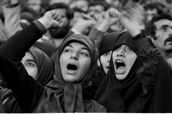 Biden toma posse no aniversário de 40 anos da tomada da Embaixada dos EUA em Teerã: coincidência? - Sputnik Brasil