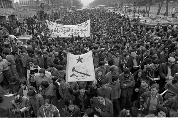 Biden toma posse no aniversário de 40 anos da tomada da Embaixada dos EUA em Teerã: coincidência? - Sputnik Brasil