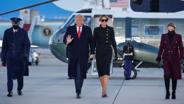Presidente dos EUA Donald Trump e primeira-dama Melania Trump chegam à base aérea Andrews, estado de Maryland, EUA, 20 de janeiro de 2021 - Sputnik Brasil