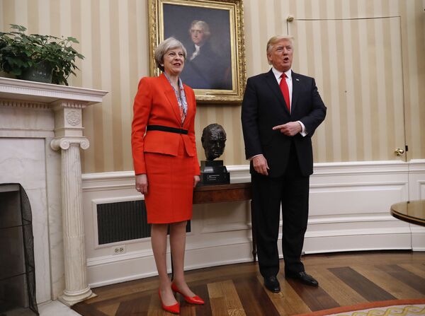 Biden defende remoção da estátua de Winston Churchill do Salão Oval - Sputnik Brasil