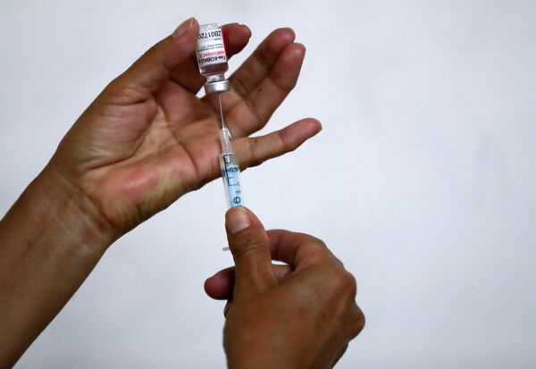 Tunísia é o 3º país da África a registrar a vacina Sputnik V - Sputnik Brasil