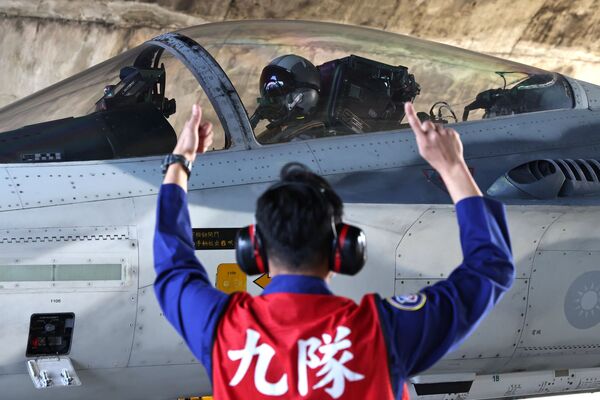 'Estamos preparados': caças de Taiwan realizam exercícios após última incursão da China (VÍDEO) 'Estamos preparados': caças de Taiwan realizam exercícios após última incursão da China (VÍDEO) - Sputnik Brasil