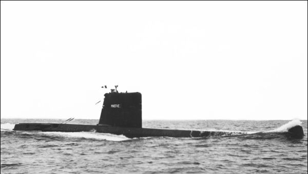 Foto sem data do Minerve, submarino da classe Daphne durante um exercício - Sputnik Brasil
