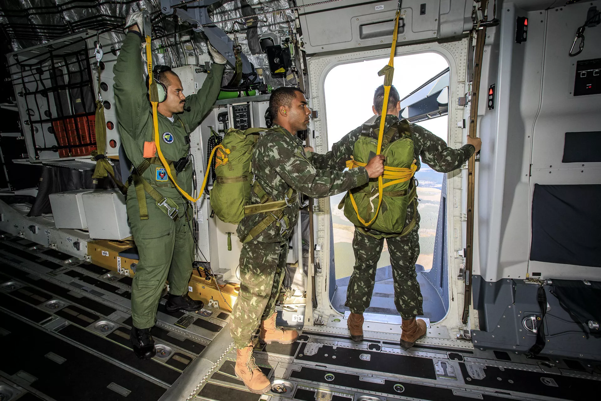 Militares da FAB no avião KC-390 Millennium durante exercício nos EUA - Sputnik Brasil, 1920, 09.12.2021
