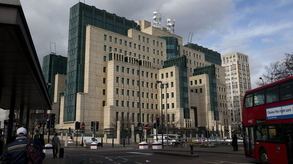 Edifício do serviço de inteligência MI6 em Londres, Reino Unido, 5 de março de 2015 - Sputnik Brasil