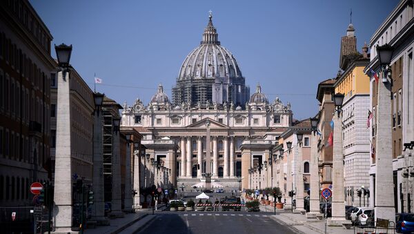 Basílica de São Pedro vazia no Vaticano em abril de 2020, durante o bloqueio do país por conta da pandemia do coronavírus - Sputnik Brasil