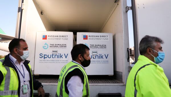 Carregamento com doses da vacina Sputnik V chega em Teerã, capital do Irã (foto de arquivo) - Sputnik Brasil