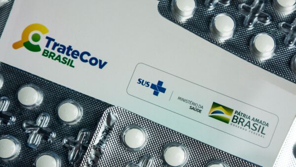 Aplicativo TrateCov do Ministério da Saúde sugere a prescrição de medicamentos sem eficácia, como cloroquina e ivermectina, para auxiliar médicos e profissionais da saúde no tratamento de pacientes com a COVID- 19 - Sputnik Brasil