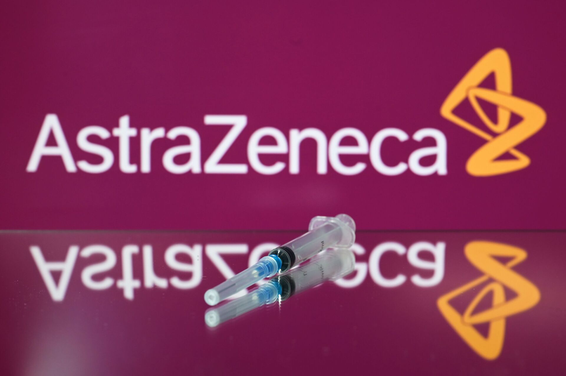 Fiocruz anuncia início da produção local em larga escala da vacina de Oxford/AstraZeneca - Sputnik Brasil, 1920, 08.03.2021