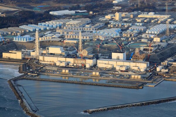 Usina nuclear de Fukushima Daiichi na cidade de Okuma, prefeitura de Fukushima, após o forte terremoto deste sábado (13) no nordeste do Japão - Sputnik Brasil
