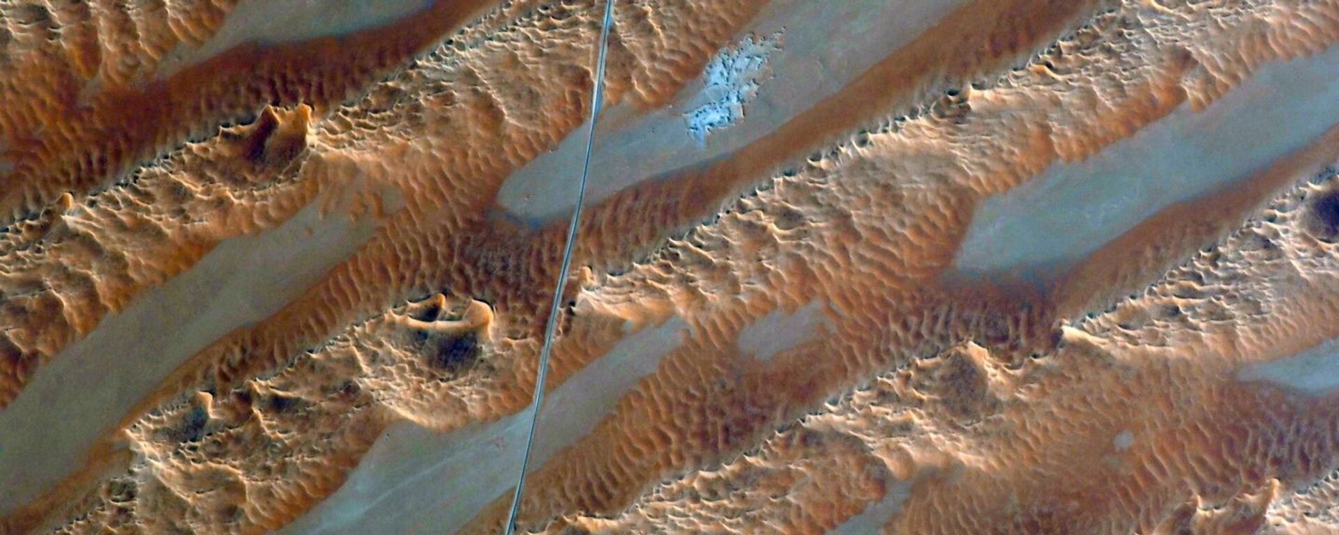 Dunas do deserto oriental africano são fotografadas diretamente da Estação Espacial Internacional por cosmonauta russo - Sputnik Brasil, 1920, 01.03.2022