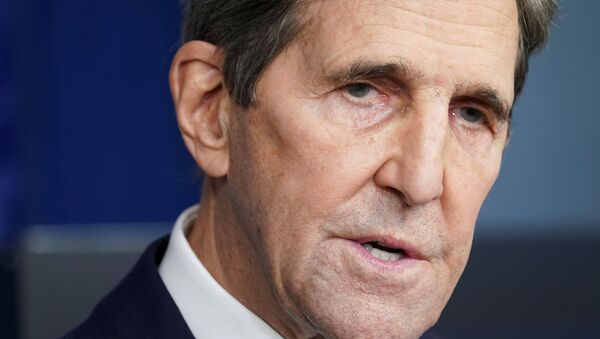 O enviado dos EUA para o clima, John Kerry, fala em uma coletiva de imprensa na Casa Branca em Washington, EUA, em 27 de janeiro de 2021 - Sputnik Brasil