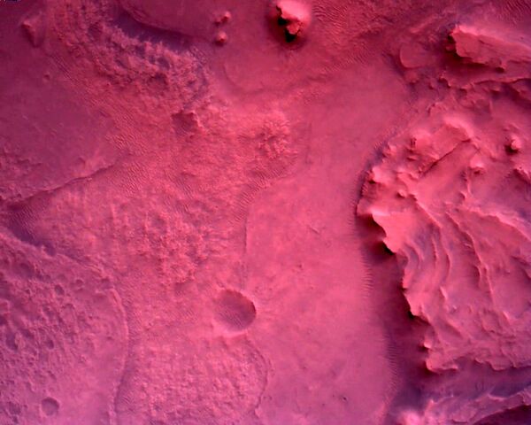 Superfície de Marte vista diretamente abaixo do rover Perseverance da NASA, 22 de fevereiro de 2021 - Sputnik Brasil