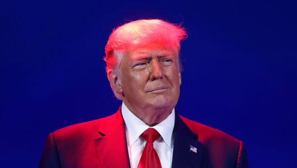 Ex-presidente dos EUA, Donald Trump, discursa durante assembleia de organização conservadora em Orlando, Flórida, 28 de fevereiro de 2021  - Sputnik Brasil