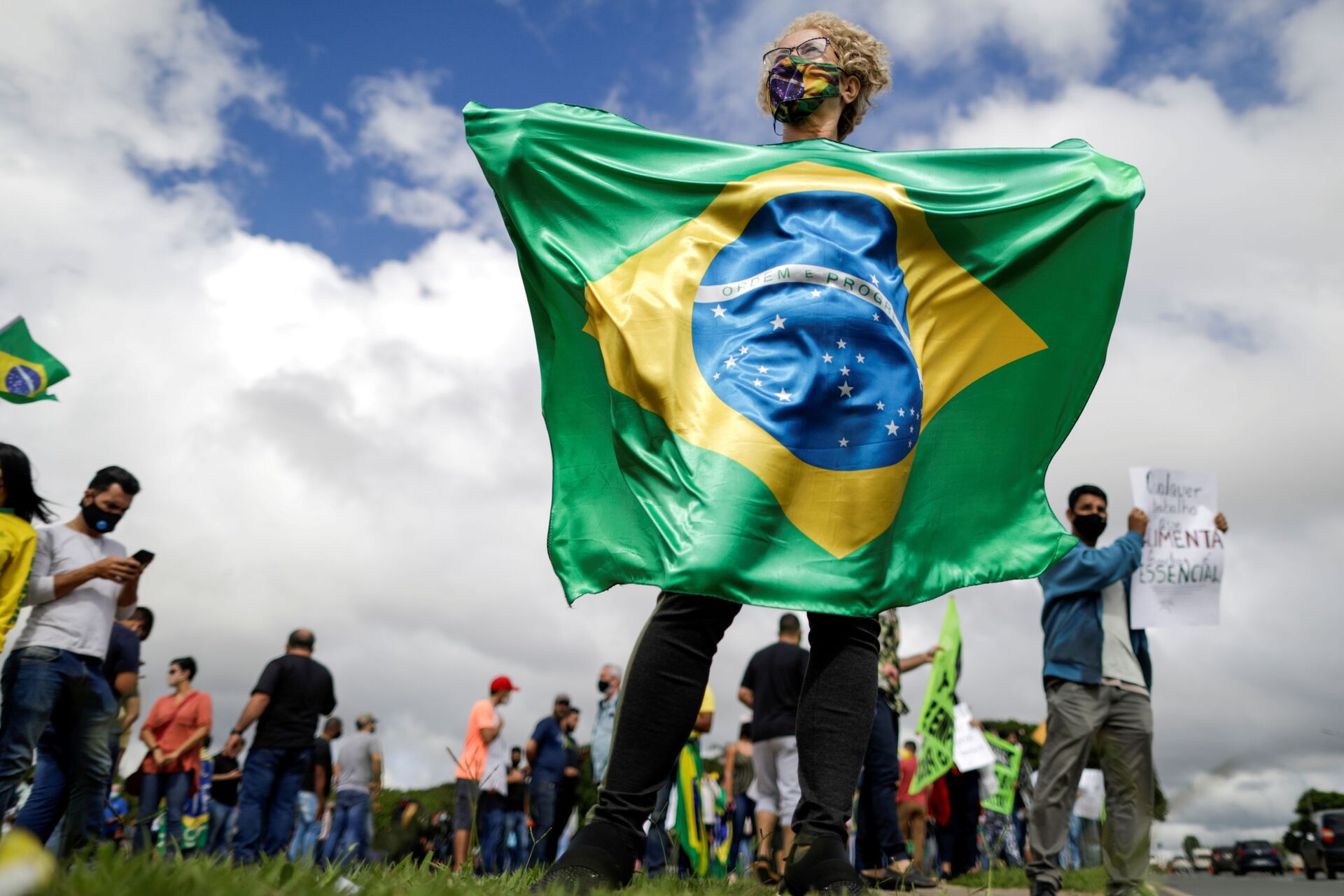 Brasil registra 1.570 mortes pela COVID-19 nas últimas 24 horas - Sputnik Brasil, 1920, 22.03.2021