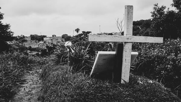O cemitério de Vila Nova Cachoeirinha, na zona norte de São Paulo (SP), no dia em que o Brasil atingiu a marca das 250 mil mortes provocadas pela COVID-19 - Sputnik Brasil