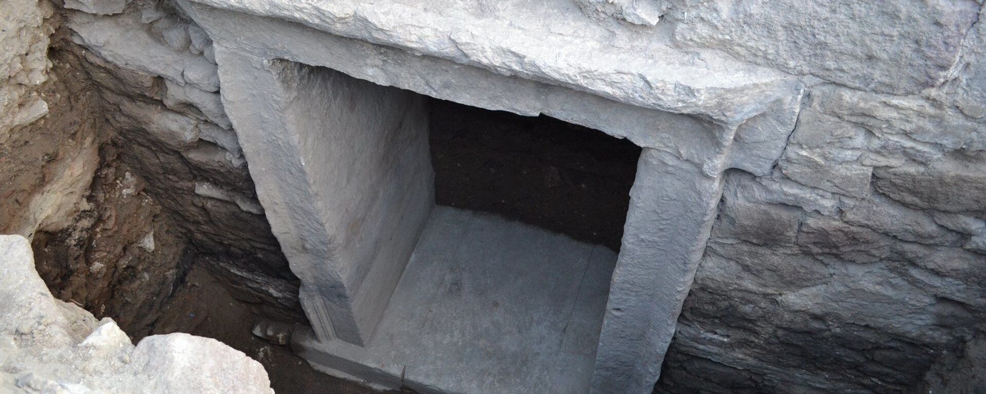 Portão de mármore do período bizantino descoberto durante escavações em Mitilene na ilha grega de Lesbos - Sputnik Brasil, 1920, 05.09.2025