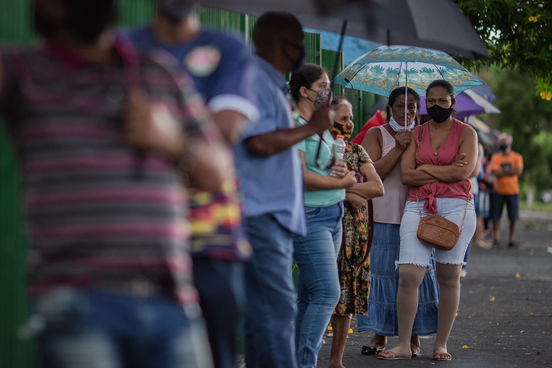 Alvo de estudo, 1ª cidade brasileira conclui vacinação em massa contra a COVID-19 - Sputnik Brasil, 1920, 11.04.2021