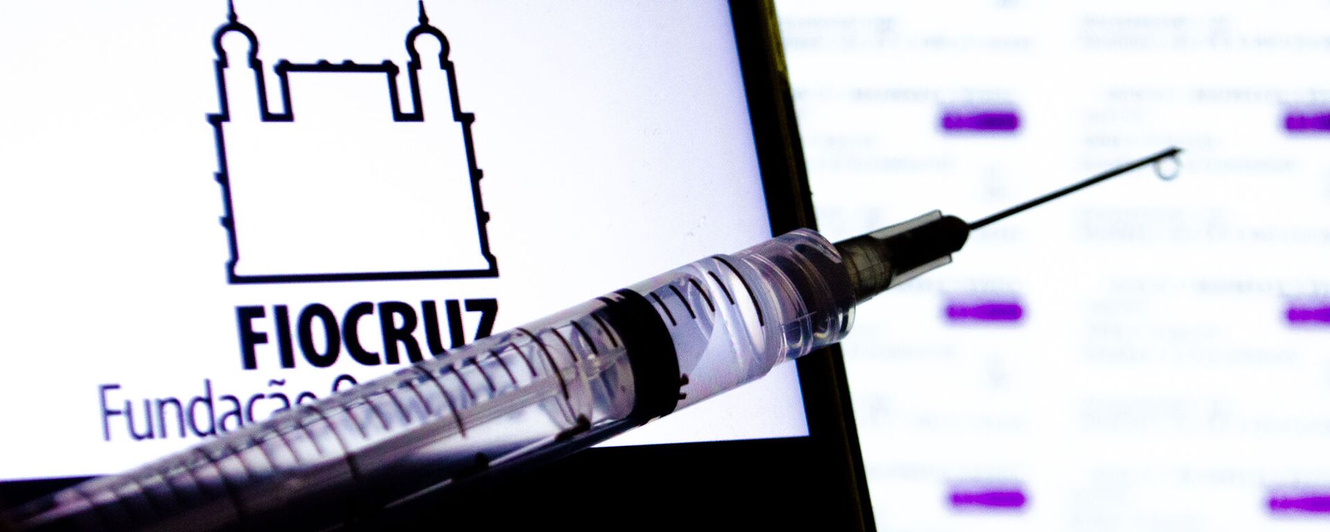 A Fiocruz trabalha na produção de vacinas de Oxford/AstraZeneca contra a COVID-19 - Sputnik Brasil, 1920, 07.01.2022
